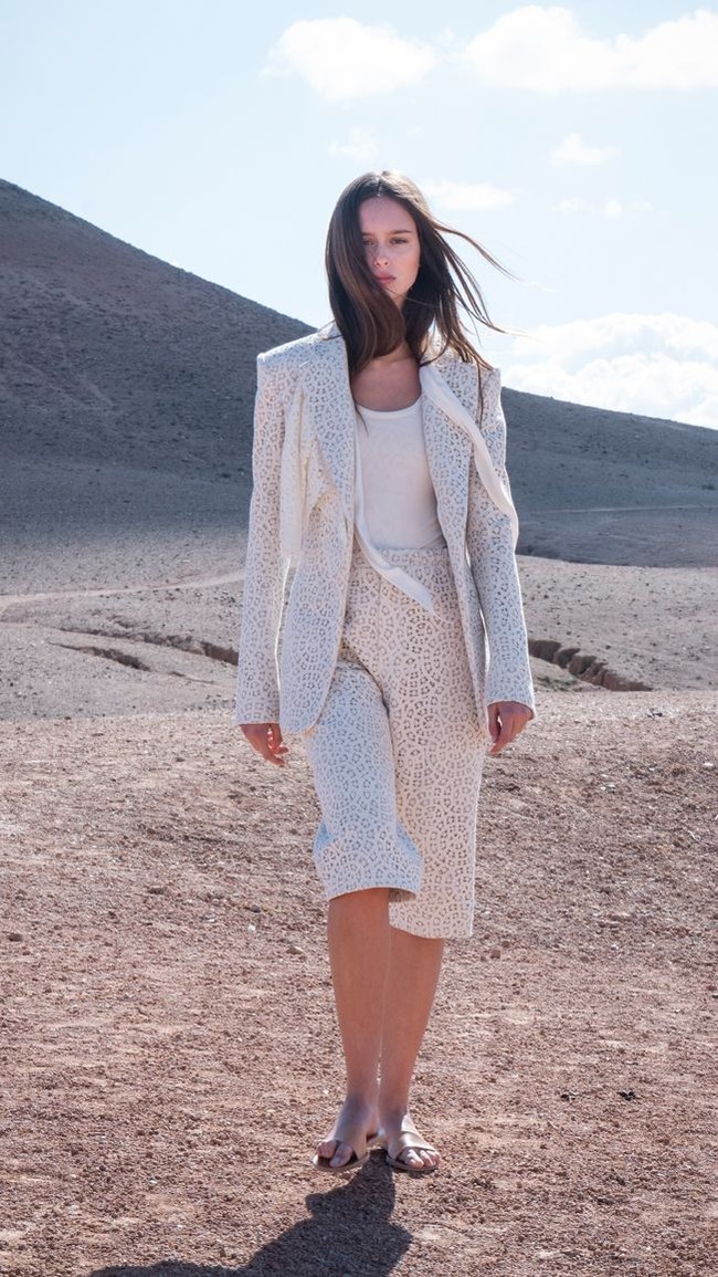 Didit juga merilis busana setelan blazer dan celana yang bisa jadi pilihan wanita untuk tampil stylish ke kantor. Foto: Dok. Didit Hediprasetyo