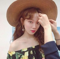 Sementara Lee Sung Kyung suka dengan lipstik dari Laneige Two Tone Lip Bar..Warna pink fuchsia yang paling digemarinya. Foto: Istimewa