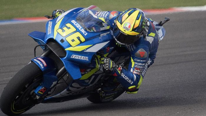 Joan Mir akan absen di MotoGP Austria usai mengalami kecelakaan saat tes di Brno (Foto: Mirco Lazzari/Getty Images) Joan Mir akan absen di MotoGP Austria usai mengalami kecelakaan saat tes di Brno (Foto: Mirco Lazzari/Getty Images)