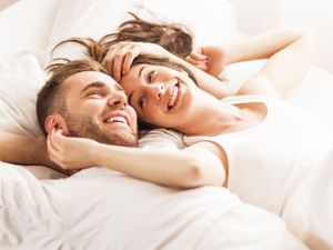 Coba Deh, 3 Posisi Bercinta Terbaik Bantu Bunda Cepat Hamil