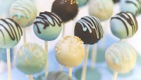 Kue unik yang hanya mendapati satu atau dua gigitan saja. Dengan memiliki bentuk seperti lollipop, kue ini terkenal pada tahun 2000-an. Foto: Istimewa