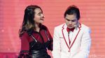 Kemesraan Dul Jaelani dan Aaliyah Massaid di Atas Panggung