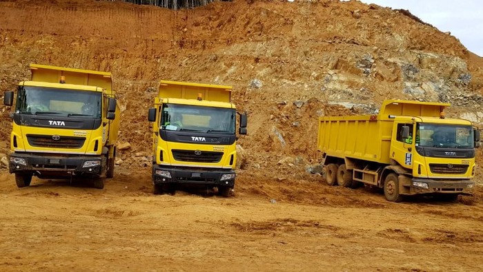 PT Aneka Tambang Tbk (ANTAM) melalui anak perusahaannya PT Sumberdaya Arindo (SDA) menambah armada truck di kawasan pertambangan nikel Halmahera guna mendukung meningkatnya permintaan dan produksi nikel.