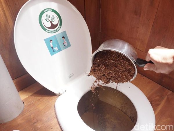 Unik! Toilet Ini Gantikan Air dengan Serbuk Gergaji, Ceboknya Gimana Ya?
