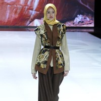 Fashion show busana muslim Shafira ini mengangkat tema bertajuk World Wonderer di Indonesia Fashion Week 2019, Jakarta Convention Center, Senayan, Jakarta. Jumat, [29/03/2019]. Foto: Mohammad Abduh/Wolipop