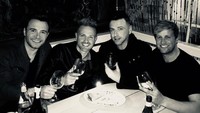 Dahulu Westlife berpersonil 5 orang, tapi Brian McFadden memutuskan mundur untuk bersolo karir. Hingga kini Westlife beranggotakan empat orang.  Foto: instagram @markusmoments