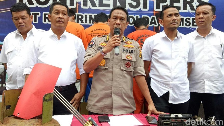 Polisi Tangkap 4 Pembobol Mesin ATM di Banyuasin Sumsel Polisi Tangkap 4 Pembobol Mesin ATM di Banyuasin Sumsel