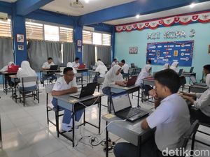 Mendikbud Pantau UNBK di Sulsel, Ujian di Daerah Terpencil Lancar