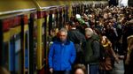 Bus Mogok Massal, Penumpang Kereta di Berlin Membludak