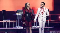 Aaliyah dan Dul mampu membuat baper para penonton dengan kemesraan yang ditunjukannya. Pool/Noel/detikFoto.