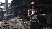 Bantuan makanan terus mengalir untuk warga yang terdampak kebakaran di kolong tol Pluit.