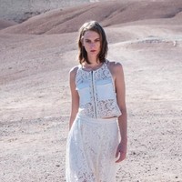 Konsisten merilis karya terbaru setiap tahun, pada 2019, Didit Hediprasetyo meluncurkan koleksi spring/summer yang dipamerkannya di situs resminya dan Instagram. Ada 23 look koleksi spring/summer 2019 dari Didit. Foto: Dok. Didit Hediprasetyo