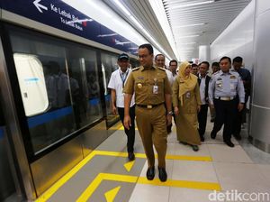 Anies Bakal Bangun Skybridge di Stasiun ASEAN-Halte TransJ
