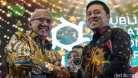 Semen Indonesia berhasil meraih empat penghargaan dibidang kehumasan dalam ajang PR Indonesia Award 2019, yaitu Bronze Winner kategori E-Magazine, Silver Winner kategori Media Sosial, Silver Winner kategori Video Profil serta Pemenang Terpopuler sub kategori BUMN Tbk. Istimewa