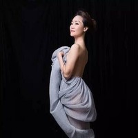 Selain tidur tanpa busana, rahasia awet muda Qin Ling lainnya adalah Aku juga membuat masker dari timun, yogurt, madu, masker bubuk mutiara yang mana sangat efektif. Foto: Dok. Tencent / CZTV / Sina