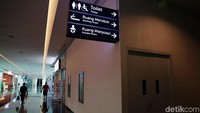 Lorong yang bersih dengan kelengkapan sarana dan prasarana penunjang semakin memanjakan penumpang dan pengguna jasa moda transportasi laut ini.