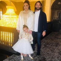 Lahir dari keluarga kaya-raya, Tamara Ecclestone pun dinikahi pria tajir. Suaminya adalah Jay Rutland seorang pengusaha asal Essex, Inggris yang memiliki perusahaan bernama Bigrate Business Developments, Ltd. Kekayaannya diperkirakan 38 juta poundsterling atau sekitar Ro 705 miliar. Foto: Instagram @tamaraecclestoneofficial