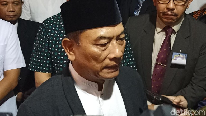 Kapolres Garut Dituding Perintahkan Dukung Jokowi, Moeldoko: Polisi Tetap Netral Kapolres Garut Dituding Perintahkan Dukung Jokowi, Moeldoko: Polisi Tetap Netral