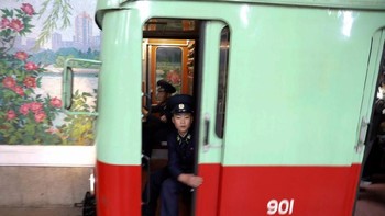 Kereta-kereta di Korut saat ini merupakan bekas dari Jerman yang dibeli pada akhir tahun 1990-an.  (Foto: Reuters)