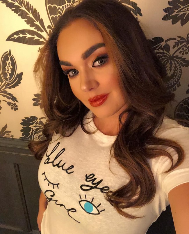 Keluarga Tamara Ecclestone bahkan memiliki gunung. Tidak habis pikir, pembelian orang kaya bisa saja benda-benda yang tak terduga. Beberapa waktu lalu, Tamara mengaku bahwa sang ayah membeli salah satu gunung di Swiss. Foto: Instagram @tamaraecclestoneofficial
