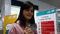 Adapun masyarakat yang ingin menggunakan MRT bisa uang elektronik dari perbankan maupun kartu resmi terbitan MRT Jakarta.