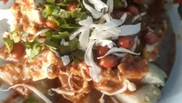 Yang ini diberi topping irisan kol dan tempe garit goreng. Makin mantap mengenyangkan. Foto : Instagram @rafikadewee