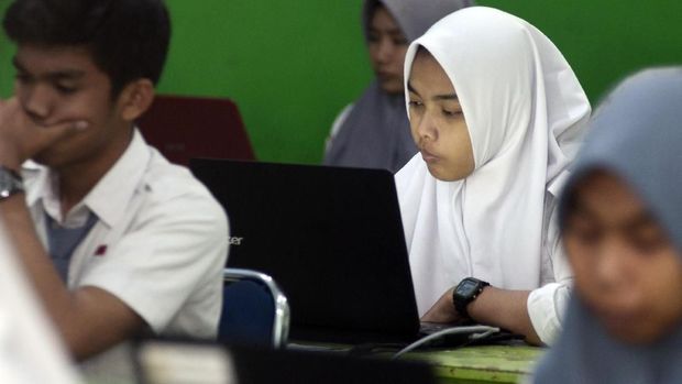 Siswa ikut UNBK / 