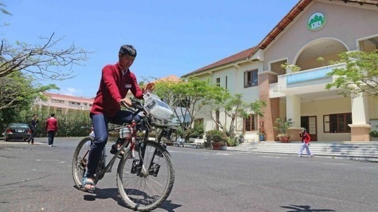 Siswa Asal Vietnam Menciptakan Sepeda Pembersih Udara Siswa Asal Vietnam Menciptakan Sepeda Pembersih Udara