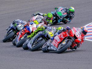 MotoGP Argentina: Marquez Berkuasa, Rossi vs Dovizioso Seru!