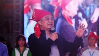 Pebisnis ternama Erwin Aksa juga jadi pengisi acara Makassar YES 2019. Dalam kesempatan tersebut dia mendorong para milenial untuk bisa melek teknologi dan tak ragu berkreasi.