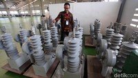 PT Arlisco Elekrika Perkasa adalah salah satu perusahaan swasta nasional sebagai mitra PLN dalam menyediakan peralatan listrik sejak 1992 dan memproduksi sendiri sejak 2016 di pabrik lahan sewa.