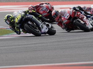 Tawa Bahagia Marquez Lihat Rossi Kalahkan Dovizioso