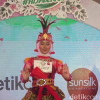 Syifa Audria Syahbana menampilkan tarian yang membuat juri Nycta Gyna dan Bella Almira kagum. Tarian campuran klasik dan kontemporer tersebut diciptakannya sendiri. Menurut Syifa, koreografi itu menggambarkan wanita yang berani dan memiliki pendirian. Foto: Rahmi Anjani/Wolipop
