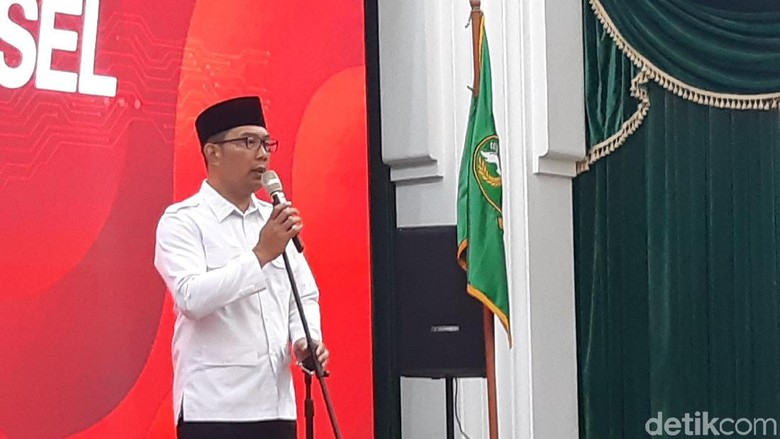 Ridwan Kamil Targetkan Dalam 5 Tahun Semua Desa di Jabar Digital Ridwan Kamil Targetkan Dalam 5 Tahun Semua Desa di Jabar Digital
