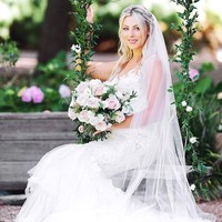 Namun sang suami membela istrinya itu. Dia bukan wanita pengeruk kekayaan, ucap Steve.  Foto: dok. Facebook, Instagram