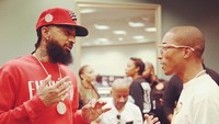 Lewat kerja kerasnya, pria penyuka basket itu bisa berkolaborasi dengan musisi top dan jadi salah satu tokoh yang menginspirasi. Dok. Instagram/nipseyhussle