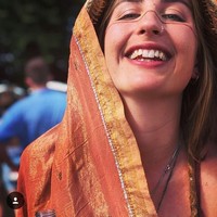 Foto-foto wanita berusia 23 tahun yang bocor dari tempat kejadian konon menunjukkan bukti adanya pukulan ke tubuhnya, memicu rumor pembunuhan. Namun menurut Lucie Blackman Trust - sebuah badan amal untuk para korban Inggris di luar negeri, kematiannya tidak lebih dari kecelakaan tragis. Foto: Instagram @vegan_.lion