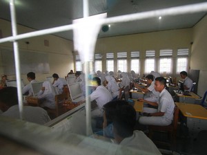 Ramai Petisi Tolak Ujian Sekolah Offline, Bagaimana Jika Banyak Pilih Online?
