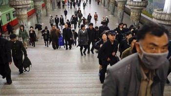 MRT atau kereta bawah tanah di Korea Utara sudah dibangun sejak tahun 1970-an yang terdiri dari 16 stasiun. (Foto: Reuters)