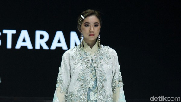 Foto: 15 Busana Bertema Keindahan Kalimantan Karya 6 Desainer x Wardah