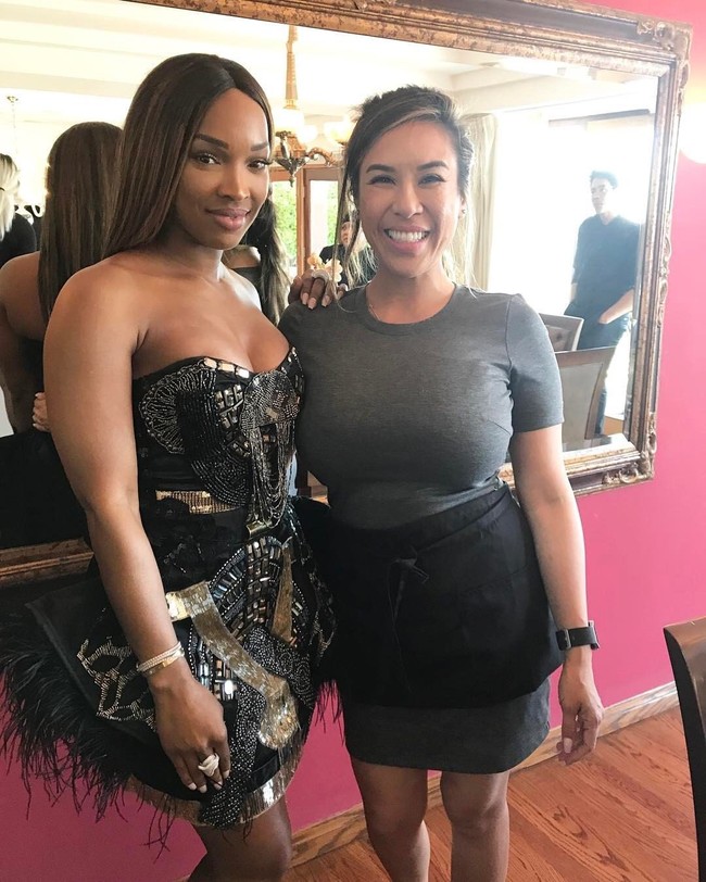 Tetapi Jenny mengatakan dia hanya bertemu petinju sehari sebelum pertandingan. Pengacara Jenny, Gloria Allred, menulis surat kepada Andy Foster, direktur CSAC, meminta “penyelidikan segera” terhadap tuduhan dan lisensi tinju Kubrat untuk bersaing di California agar ditangguhkan. Foto: Dok. Facebook Jenny Sushe