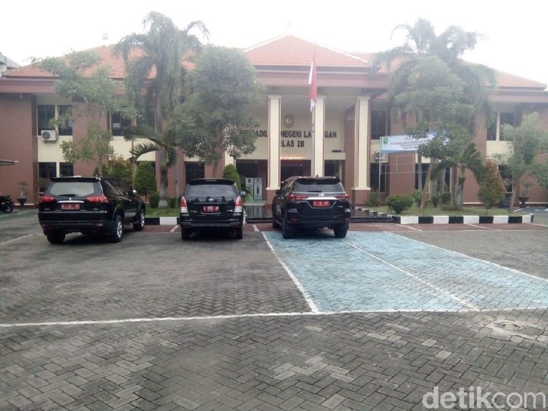 Saddil Ramdani Jalan Sidang Perdana Dugaan Penganiayaan di Lamongan Saddil Ramdani Jalan Sidang Perdana Dugaan Penganiayaan di Lamongan