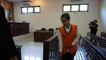 Air Mata Ayu yang Poliandri dan Porotin Suami Miliaran Rupiah