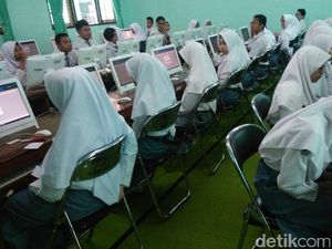Tak Ada Komputer, Siswa di Aceh Ikut UNBK di Sekolah Tetangga