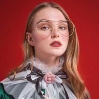 Setelah bangun keesokan harinya, ia tidak bisa mengenali siapa pun bahkan dirinya sendiri di cermin. Alisa juga lupa dengan pacarnya yang telah membawanya ke rumah sakit.  Foto: Instagram @miitrova