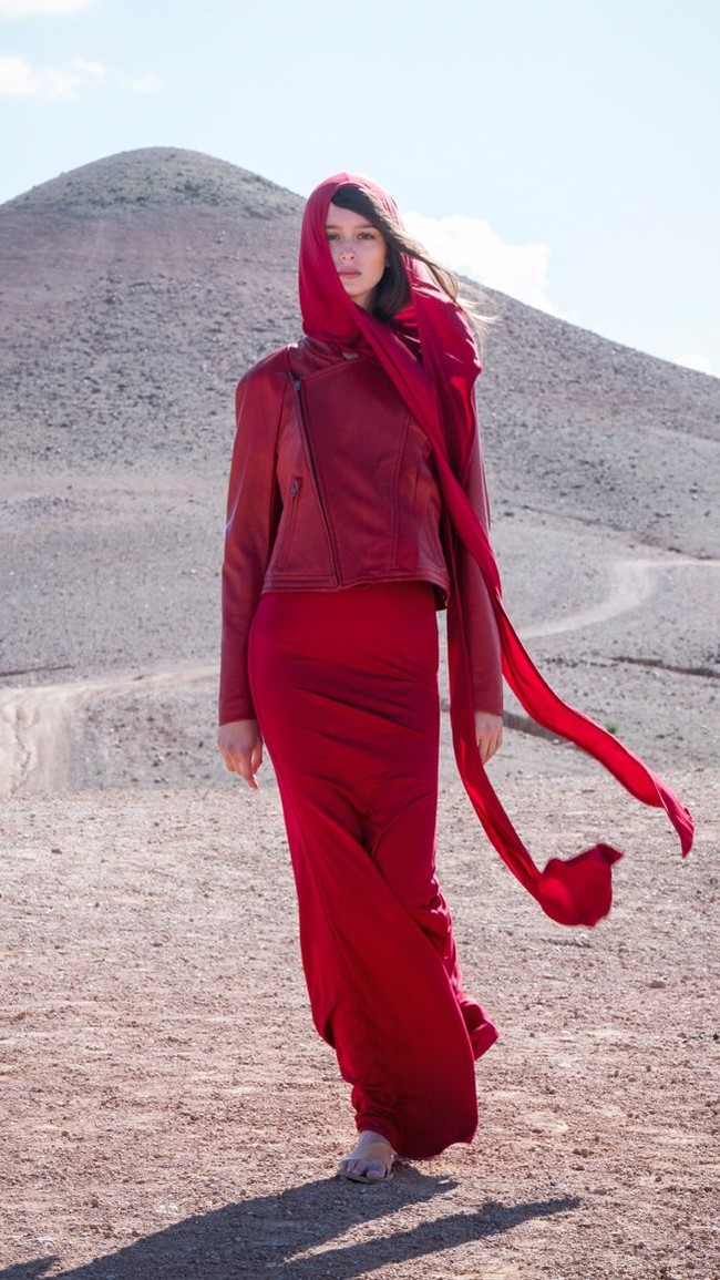 Didit tak hanya dipercaya untuk merancang busana. Produsen dari mobil mewah BMW juga pernah memilihnya sebagai salah satu perancang interior BMW Individual Series 7. Koleksi mobil dengan karya Didit di dalamnya itu bahkan dibuat terbatas, hanya lima buah. Foto: Dok. Didit Hediprasetyo