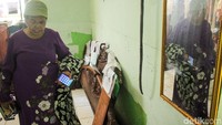 Warga telah kembali ke rumahnya. 