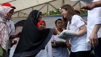 Sedikitnya bazar murah Perindo yang digelar di berbagai daerah di Indonesia menghabiskan sebanyak 20 ton beras dijual dengan murah dalam kurun waktu 2 hari khususnya kepada masyarakat kurang mampu. Foto: dok. Perindo