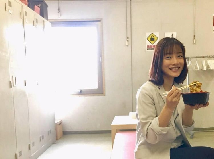 Mengintip Asyiknya Kulineran Satomi Ishihara, Wanita Tercantik di Asia