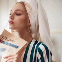 Sekarang kami semua berdoa agar dia bisa bertahan, kami tidak meminta yang lain, kata Lina, ibu Alisa. Foto: Instagram @miitrova